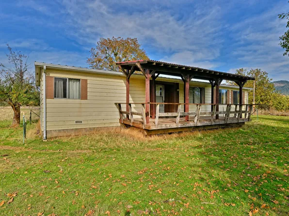 6626 Holland Loop Rd, Cave Junction, OR 97523