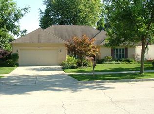 209 Rosewood Ct, Westmont, IL 60559