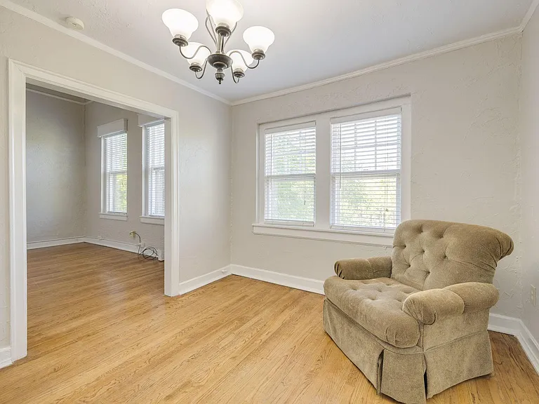 2516 N Hudson Ave #201 — Photo 21