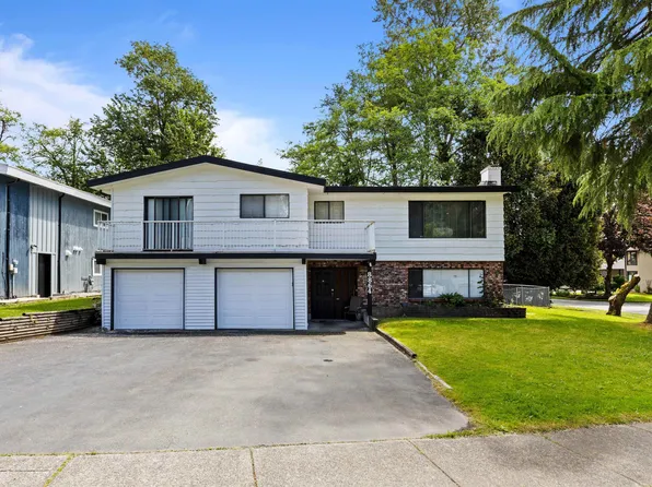 8864 Ursus Cres, Surrey, BC V3V 6L4