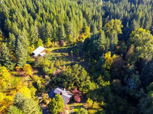 456 Wards Butte Rd, Cottage Grove, OR 97424