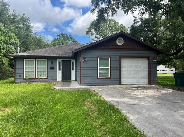 1037 Yupon St, La Marque, TX 77568