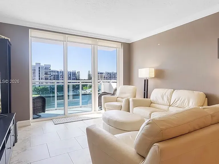 3000 S Ocean Dr #420 — Photo 6