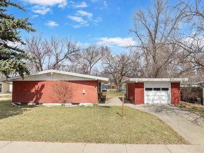 2504 2nd Ave SW, Minot, ND, 58701