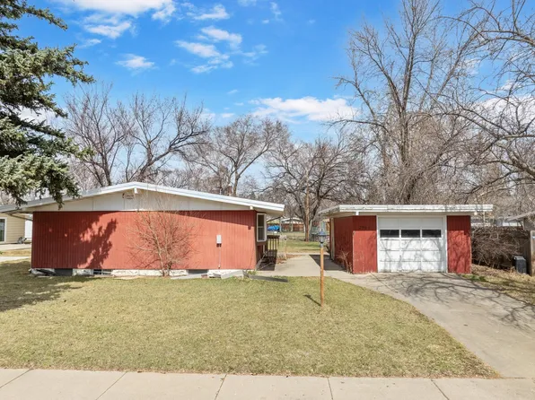 2504 2nd Ave SW, Minot, ND 58701