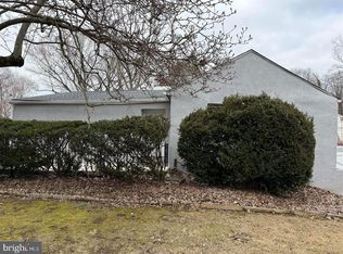 8002 Ivy Ln, Elkins Park, PA 19027