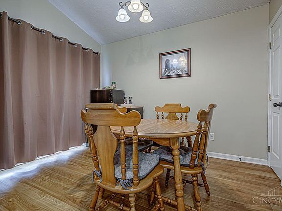 5th image of 726 Kenwood Pl