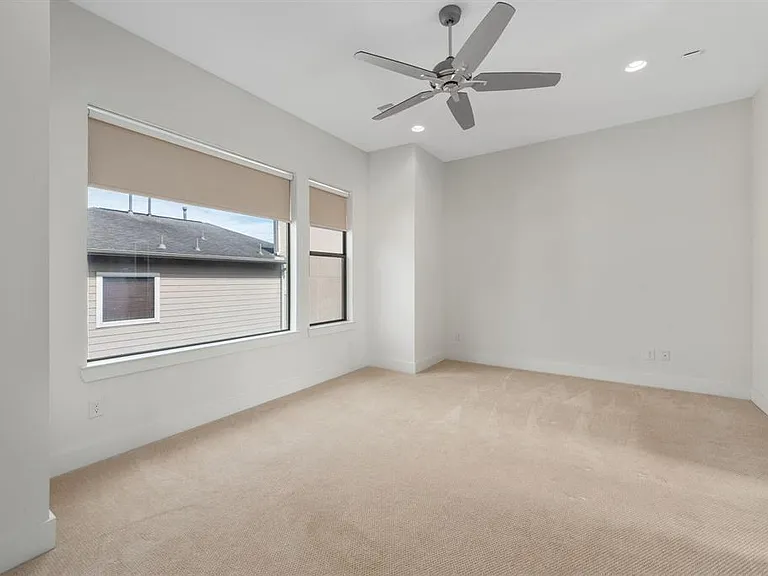 6127 Clyde St #B — Photo 21