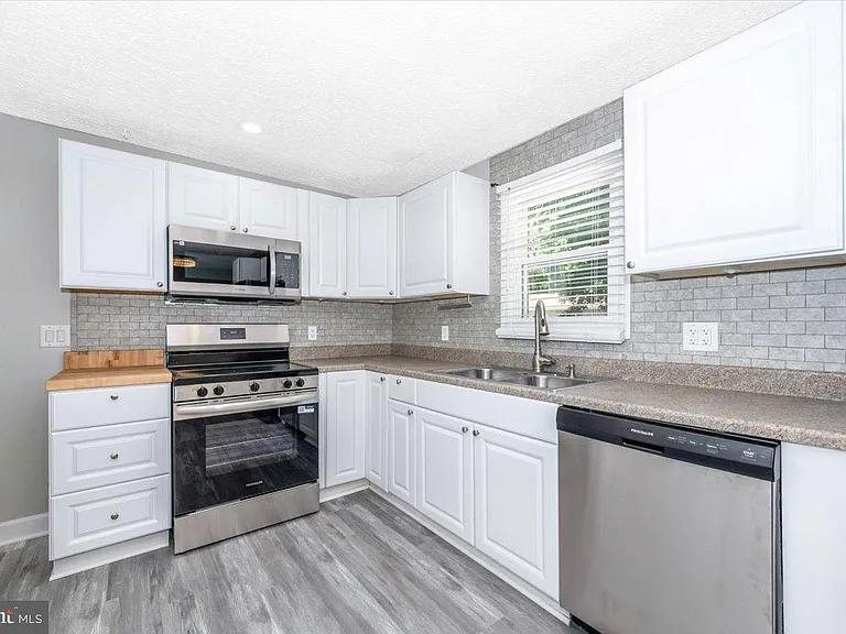 12284 Bandera Ln — Photo 14
