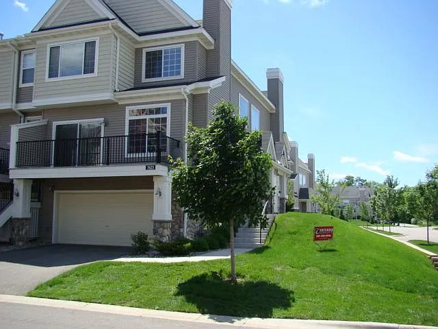 7623 Southridge Ln — Photo 2