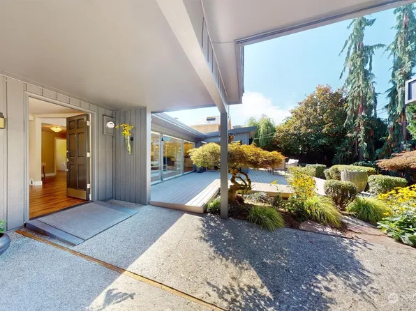 3034 61st Avenue SE, Mercer Island, WA 98040