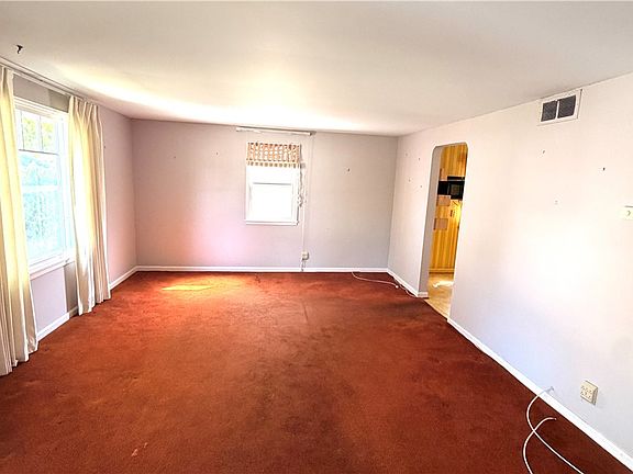 5th image of 295 Falstaff Rd