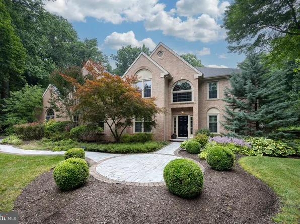 102 Mougins Cir, Kennett Square, PA 19348