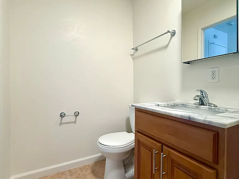 Marengo Apartments — Photo 12