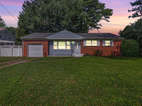 7421 Red Brook Rd, Norfolk, VA 23518