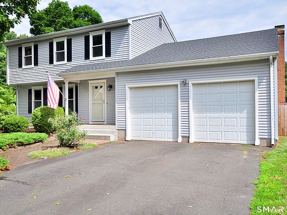 2nd image of 28 Somerset Drive