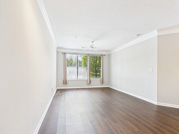 3rd image of 400 17th St NW Unit 2027