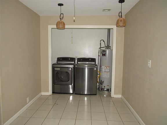 5th image of 3129 Fadal Ave
