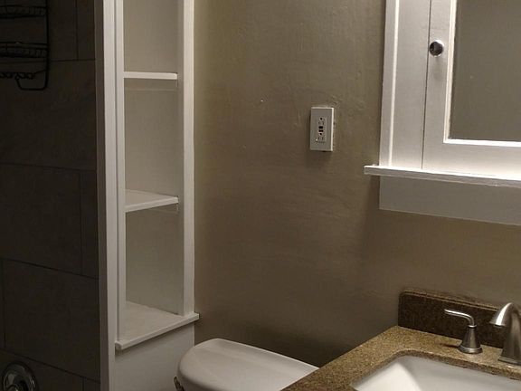 4th image of 2051 Lewis Dr