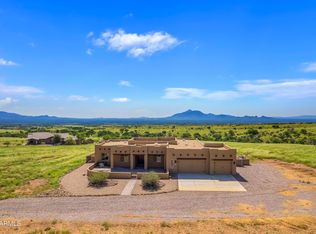 6100 E Darley Dr, Hereford, AZ 85615