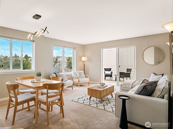 2nd image of 5624 Roosevelt Way NE #302