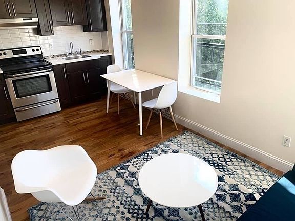 3rd image of 570 Putnam Ave APT 3