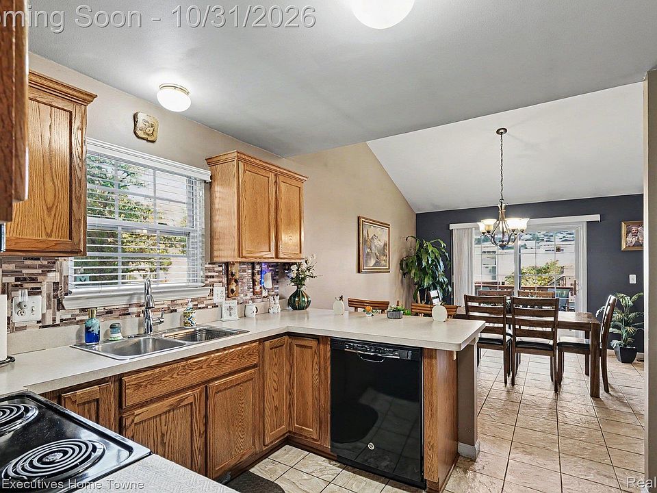 11429 Patricia Ct, photo 9