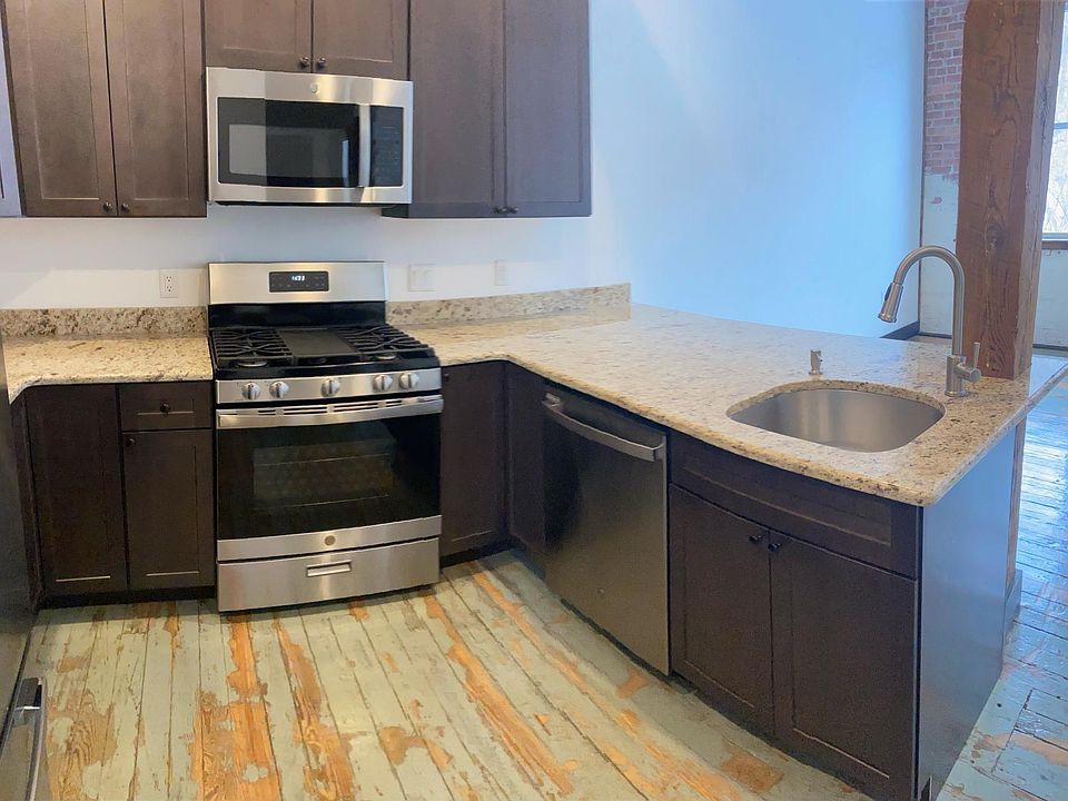 2nd image of 103 Park St #2B