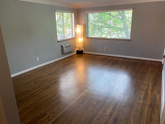 4th image of 2955 Linwood Ave APT C