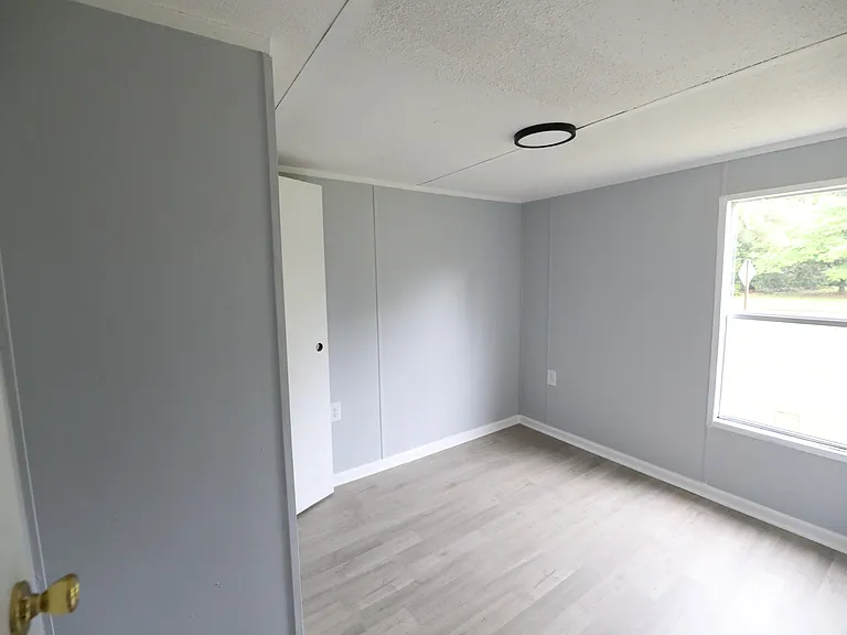 129 W Broad St — Photo 7