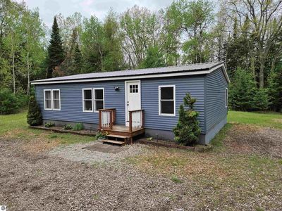 3056 Indian Hill Rd, Honor, MI, 49640