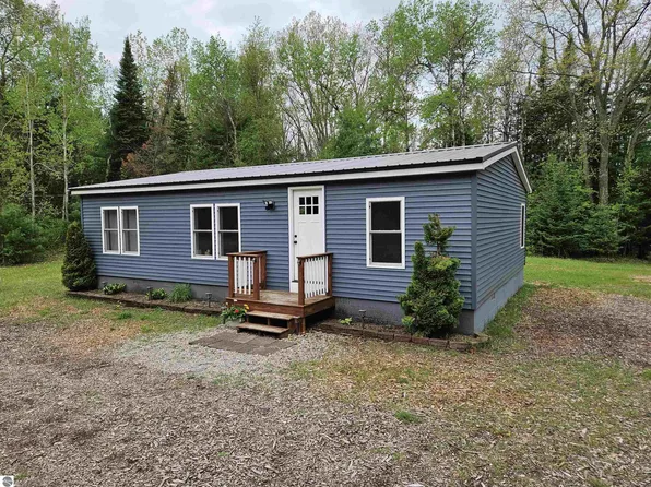 3056 Indian Hill Rd, Honor, MI 49640