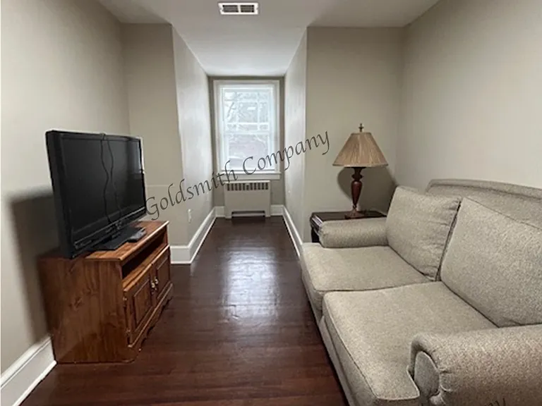 1 bed, 1.0 bath, 600 sqft, $1,200 — Photo 4