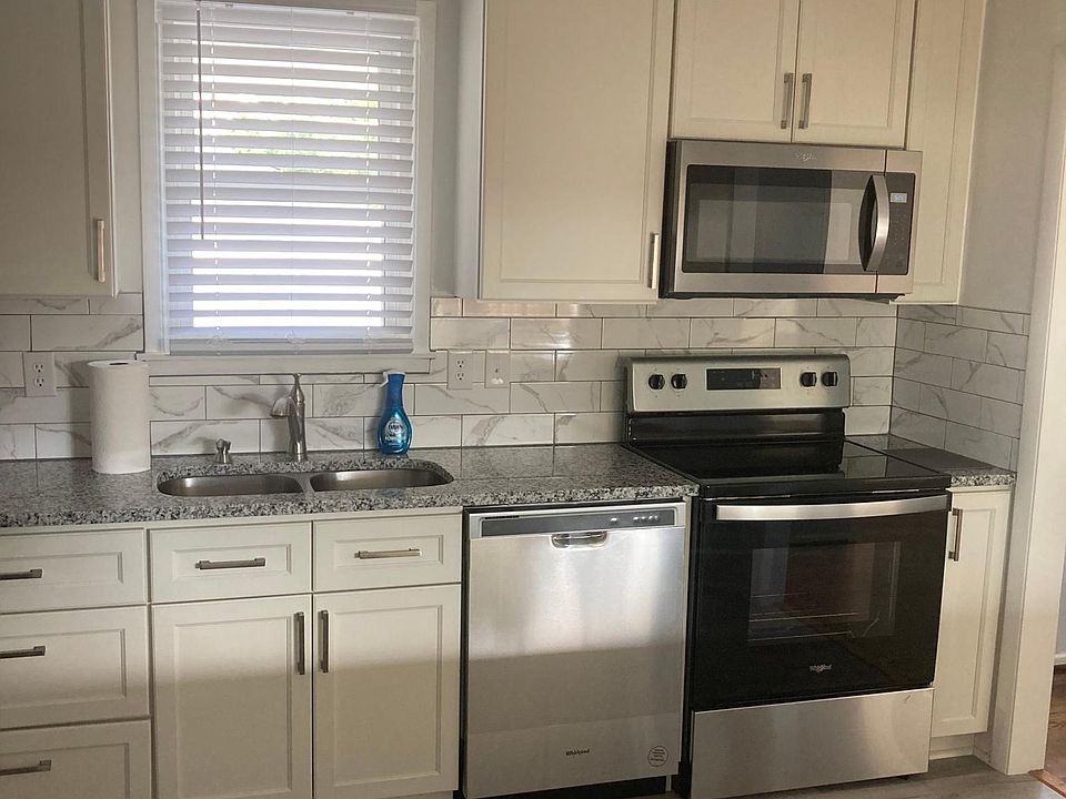 1st image of 800 N Elam Ave