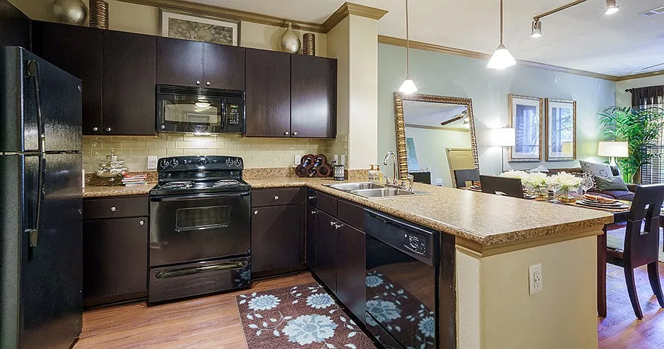 Northgate Oaks Apartments — Photo 1