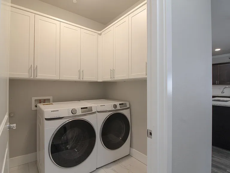 2452 Brodie Ln — Photo 8