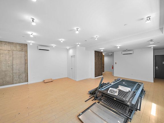 4th image of 250 S 3rd St #1