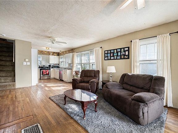 5th image of 107 S Willow Ave