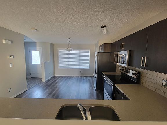 2nd image of 3241 Cherry Cres SW