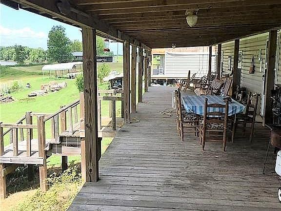 3rd image of 239 Happy Trails Ln