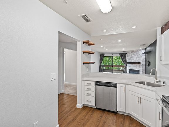 4th image of 1223 S Villa Way