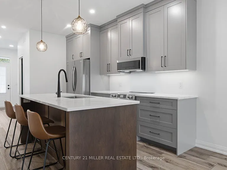 362 Wellington St E — Photo 3