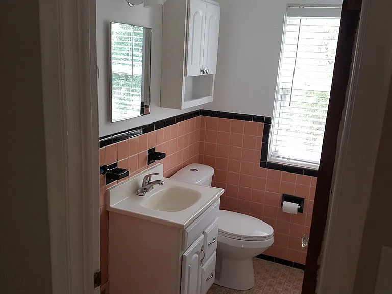 320 Parkview Dr — Photo 10