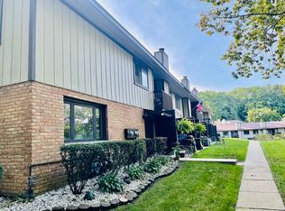 91 Woodhills Bay Rd, Fox Lake, IL 60020