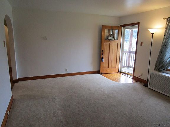 2nd image of 2818 Bedford St