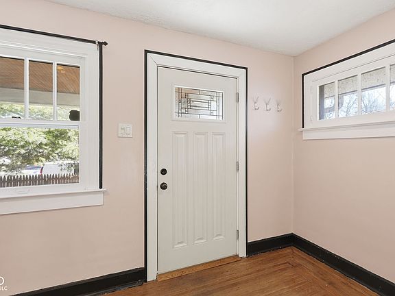 3rd image of 958 N Denny St