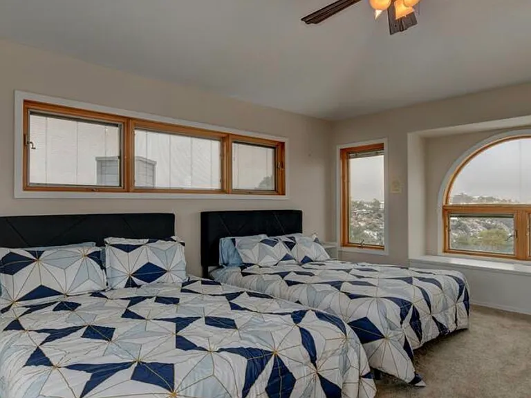 1815 N Hazelwood Ln — Photo 21