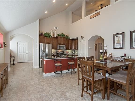 5th image of 820 Honeywell Dr