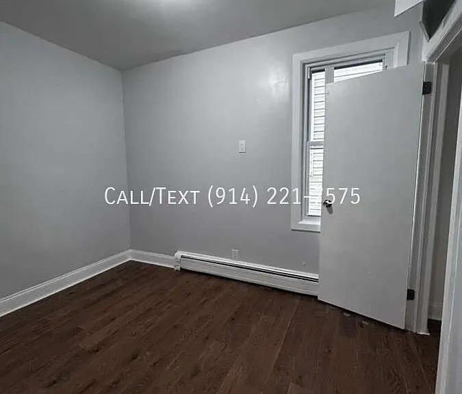 162 Linden St — Photo 2