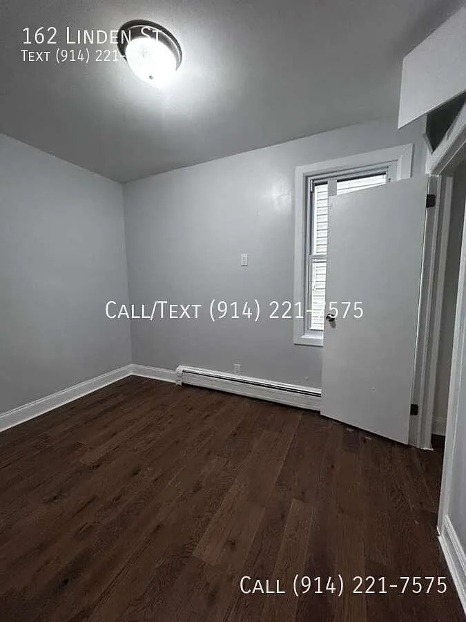 Building Photo - 162 Linden St